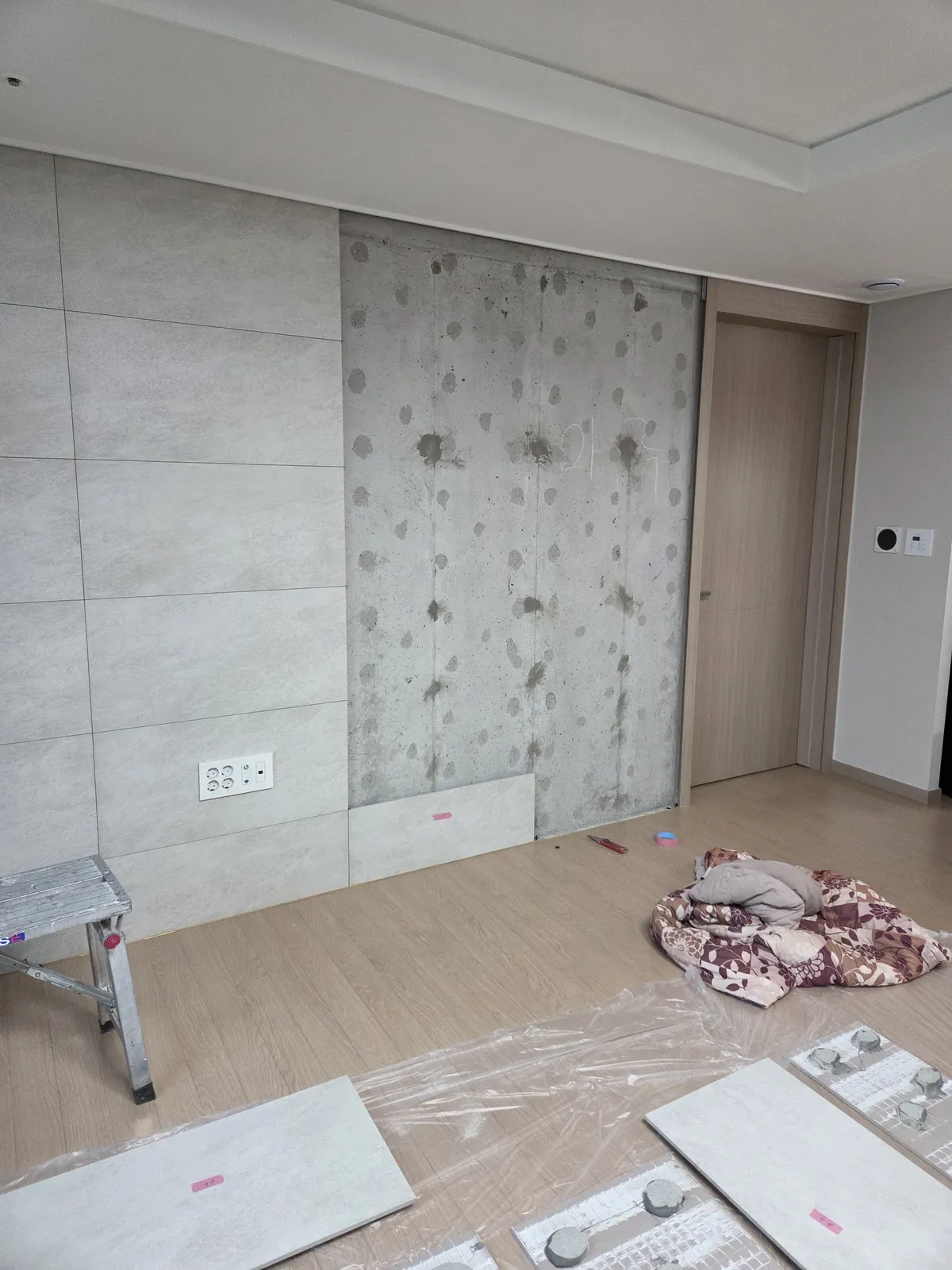 욕실타일수리 — 욕실 바닥 타일 부분 교체